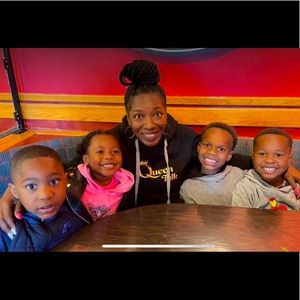 Meet your Posher, Lynnita